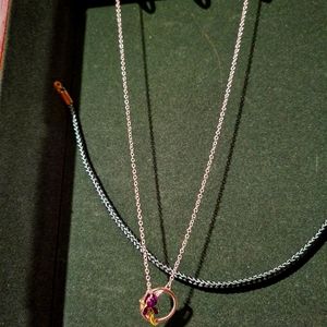 Tulip or Iris purple flower necklace from Avon